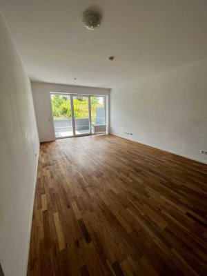 Modernisierte 3,5-Raum-Wohnung mit Balkon und Einbauküche in Landshut