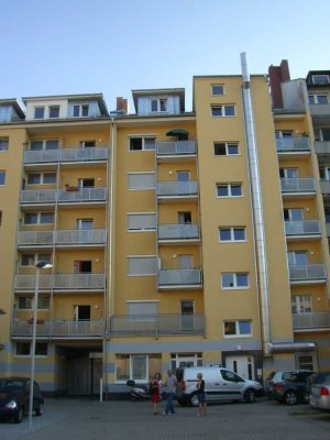Schöne 1  Zimmer, Wohnküche, Einbauküche, Bad,  Balkon  Mainz- Neustadt