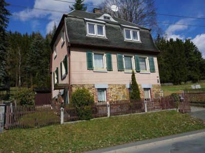 Idyllisches Haus mit großem Grundstück