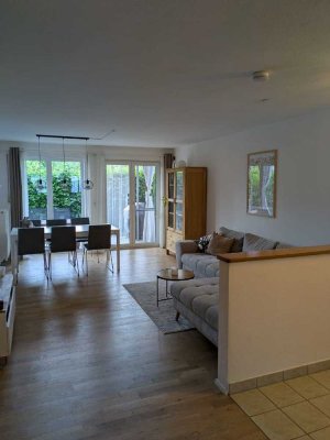 Die Sonne genießen auf der sonnigen Südterrasse...3-Zimmer Erdgeschosswohnung in ruhiger Lage