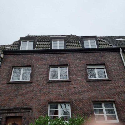 Schöner Altbau - Ruhige Lage - Balkon -  3 Zimmer