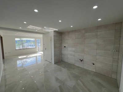 Erstbezug nach Kernsanierung! 4-Zi.-Whg. mit Wintergarten!