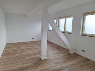 frisch sanierte 4 Zimmer Wohnung mitten in Wevelinghoven