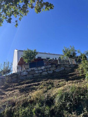 Moderne Wohnoase in Top-Lage: Doppelhaushälfte mit Panoramablick, Garten, Terrasse, 2 Stellplätzen &amp; 2 Außen- Abstellräume!