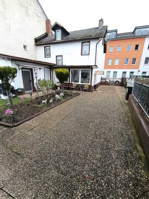 Sanierungsbedürftiges 2 Familienhaus, keine zusätzliche Käuferprovision!