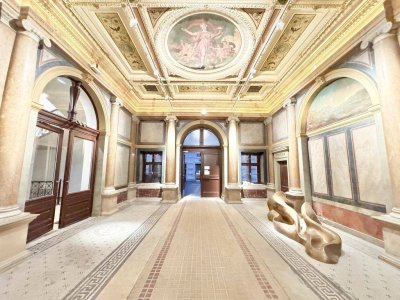 SCHOTTENRING | EINZIGARTIGE 4 ZIMMER | REPRÄSENTATIVER STILALTBAU | TOP-CITYLAGE IN U-BAHN-NÄHE