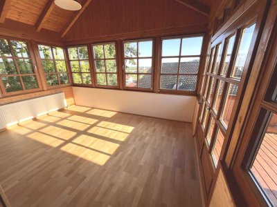 6-Zi.-Holz-EFH mit Südterrasse, Wintergarten, 2 Balkonen u. Blick ins Grüne in Lappersdorf