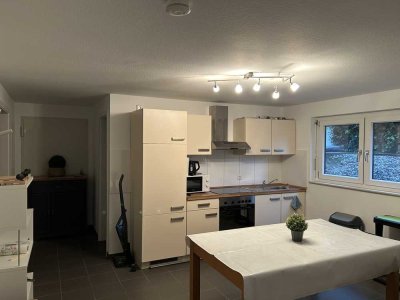 Möblierte 2-Zimmer-Souterrain-Wohnung in Weingarten