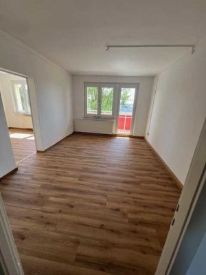 vollständig renovierte 2 Raum-Wohnung mit Einbauküche in Stavenhagen