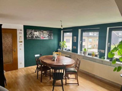 Gemütliche, helle Dachgeschoss-Wohnung - 3 Zimmer
