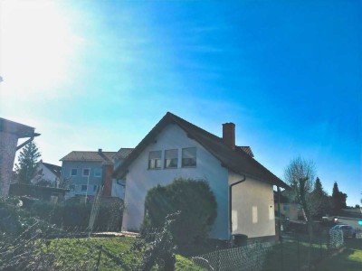 Wohlfühlen in Ahorn – Einfamilienhaus mit Garten und Garage!