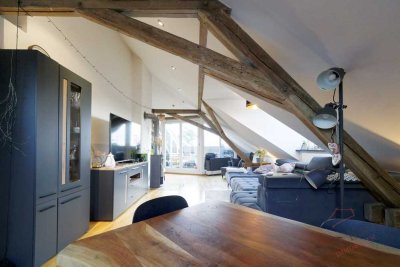 Loft-Like-Living: Charmante Dachgeschoss mit Dachterrasse  und Gartenanteil in Bahnhofsnähe