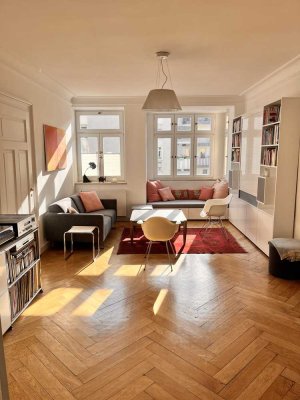 Exklusive 4-Zimmer Altbauwohnung im 3. OG mit Balkon in München Maxvorstadt
