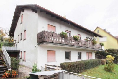 Attraktives Mehrfamilienhaus mit Garten, Balkonen und Doppelgarage in Burgpreppach