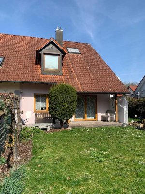 Doppelhaushälfte mit gepflegtem Garten und Garage in Neuburg OT Heinrichsheim zu verkaufen!