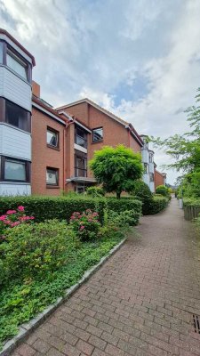 Schöne 2,5-Zimmer-Wohnung mit Balkon und Einzelgarage
