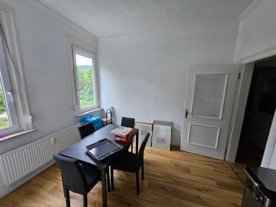 Vollsanierte 3-Zimmer Wohnung mit hohen Decken und neuer EBK für Pärchenoder Singles