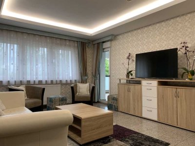 Möbliertes Apartment mit Balkon und Parkplatz