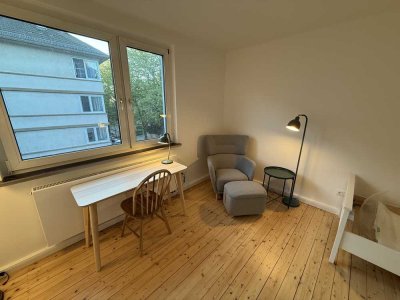 Möbliert wohnen im Herzen der Neustadt: 2-Zimmer-Wohnung mit gehobener Innenausstattung, saniert