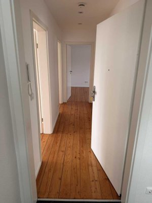 Gemütliche, helle Wohnung mit Morgensonnenbalkon!