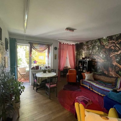 Lebendig, voll möbliert, 2-Zimmer in Berlin-Lichterfelde Ost