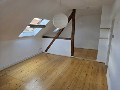 2-Zimmer-Dachgeschosswohnung in Frankfurt am Main