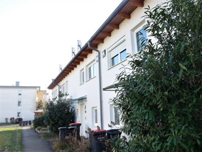 Gemütliches Reihenhaus in Geinberg: 4 Zimmer, Garten, Terrasse, 2 Stellplätze!