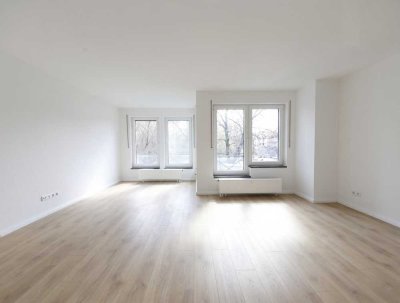 Gemütliche 3-Z: Erstbezug nach Vollsanierung Stadtfeld Ost - modernes Bad, kleiner Balkon & Aufzug