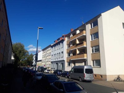 Provisionsfrei. Renovierte 3-Zimmer-Wohn.mit Balkon, Garage und KFZ-Stellplatz