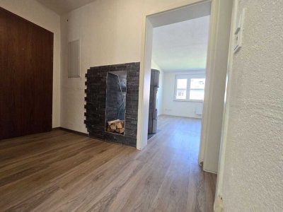 Attraktive 3-Zimmer-Wohnung mit Balkon & Kamin