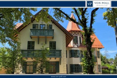 Miete: Altbaucharme trifft Moderne: 2-Zimmer-DG-Wohnung mit Balkon in kernsaniertem Denkmalhaus