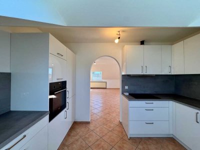 Erstbezug nach Sanierung - Großzügige 3-Zimmer-Wohnung mit Extra-Raum im Souterrain
