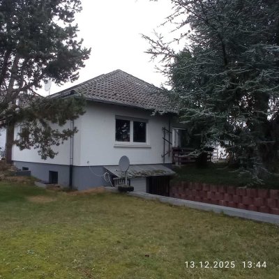 Schöne, helle, großzügig geschnittene EG-Wohnung