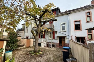 Charmantes 1- bis 3-Familienhaus in zentraler und dennoch ruhiger Lage von Neu-Isenburg