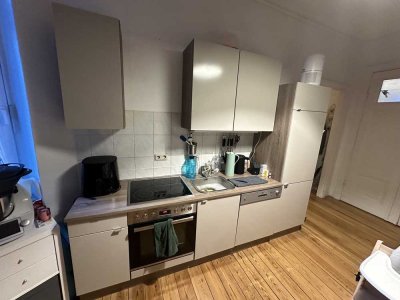 geräumige 2-Raum-Wohnung, Vollbad mit Fenster, EBK mgl.