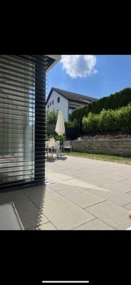 Neuwertiges 4-Zimmer-Haus mit Einbauküche in Laichingen