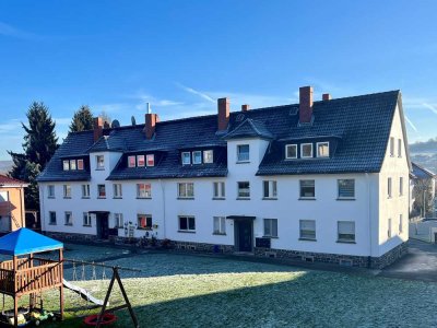 2-Zimmer-Dachgeschosswohnung in gepflegtem Mehrfamilienhaus