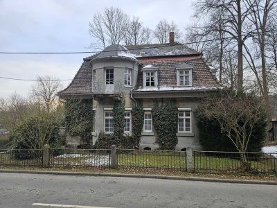 Charmante Villa in ruhiger Lage (Waldenburg/Sachsen)