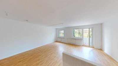 3-Raum-Wohnung mit Balkon und offener Küche