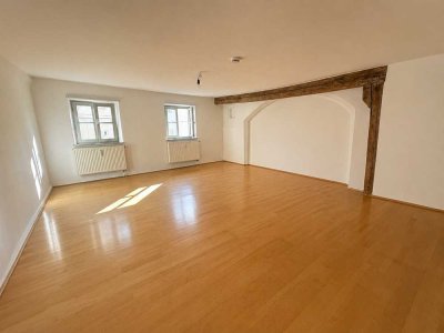 Helle 2 Zimmer-Altbauwohnung mit schönen Holzdielen und Gartenmitbenutzung! Lange Gasse