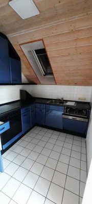 Schöne lichtdurchflutete 2-Zi.-DG Wohnung mit TGL-Bad