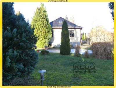 Bergfelde! Massiver Bungalow mit Vollkeller, 2 Terrassen, 2 Garagen, Pool u. 1124 m² Grundstück!