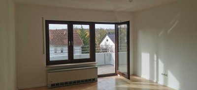 Helle 2,5-Zimmer Wohnung mit Balkon in Riederich