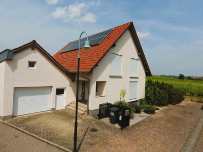 Traumhaftes Einfamilienhaus - großes Grundstück mit Photovoltaik und Erdwärme Heizung