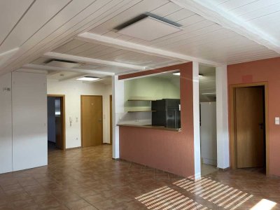 Moderne,helle 3,5-Zimmer-Wohnung mit Klima in Brühl