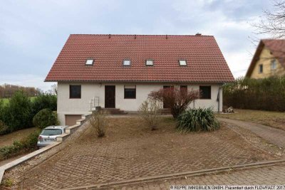 Einfamilienhaus mit Einliegerwohnung in ruhiger Lage