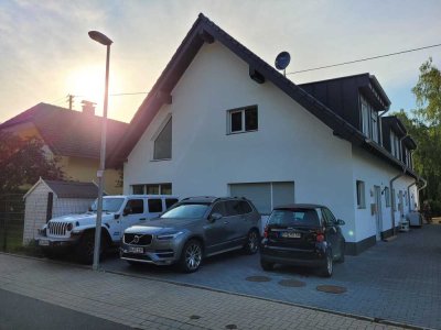 Modernes Reiheneckhaus in ruhiger Sackgasse