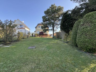 Einfamilienhaus mit südseitigem Garten, Garage und Pool! VB!