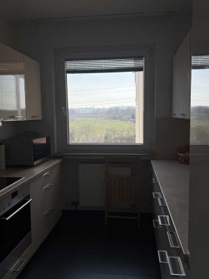 Große Wohnung mit Blick ins Grüne - auf Zeit, bis Ende Mai
