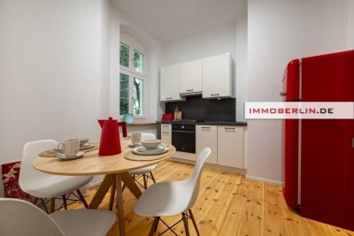 IMMOBERLIN.DE - Ersteinzug nach Sanierung 2025! Stilvolle Altbauwohnung mit Balkon & Mobiliar